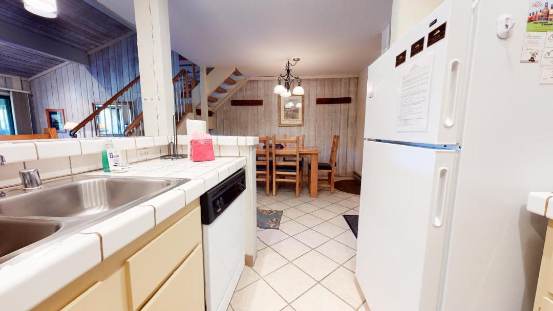 Photo of Kitchen in Mammoth Lakes