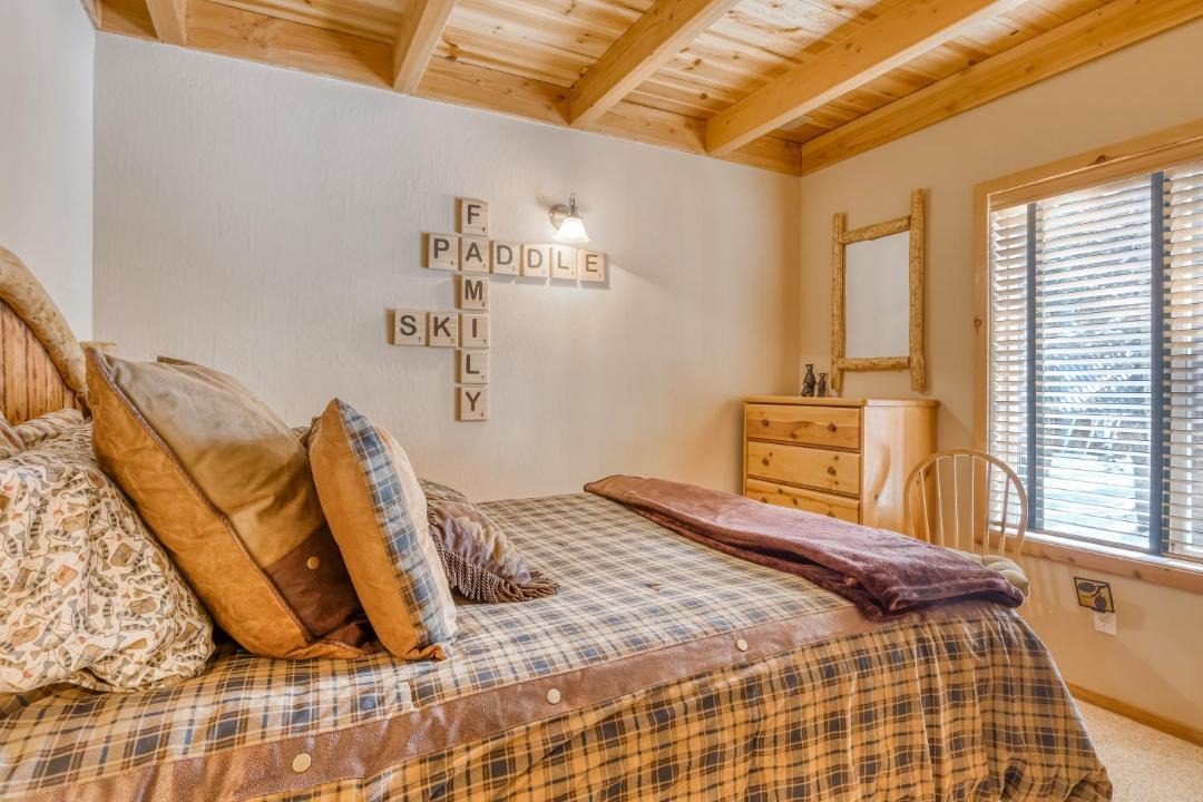 Photo of Bedroom in Serene Lakes