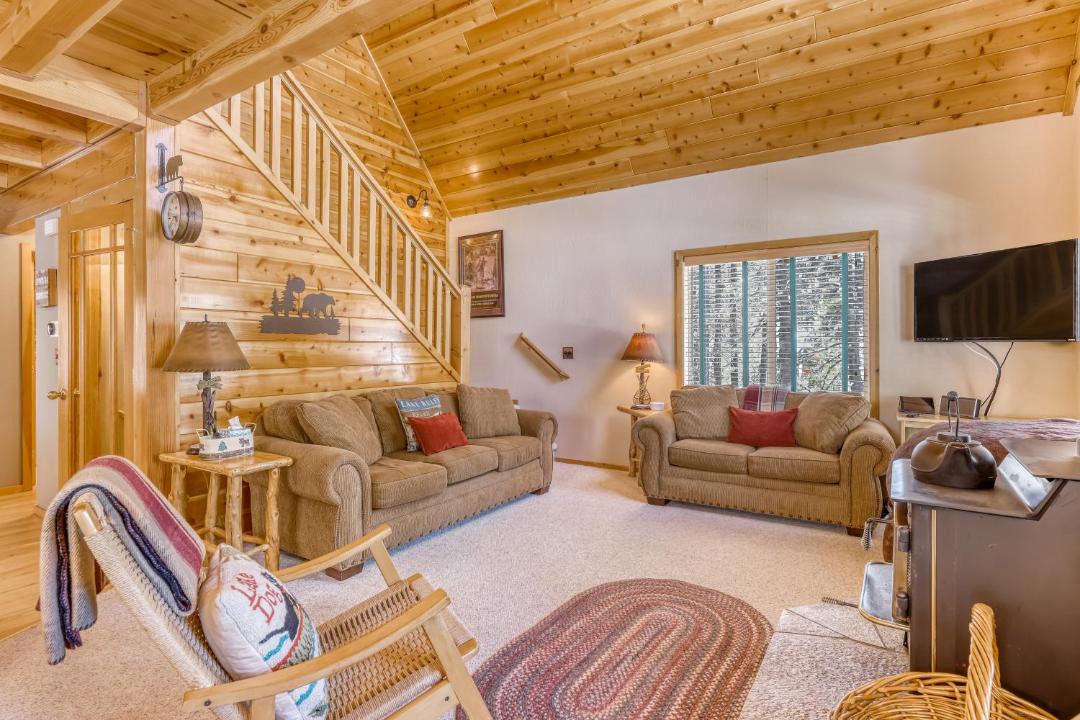 Photo of Livingroom in Serene Lakes
