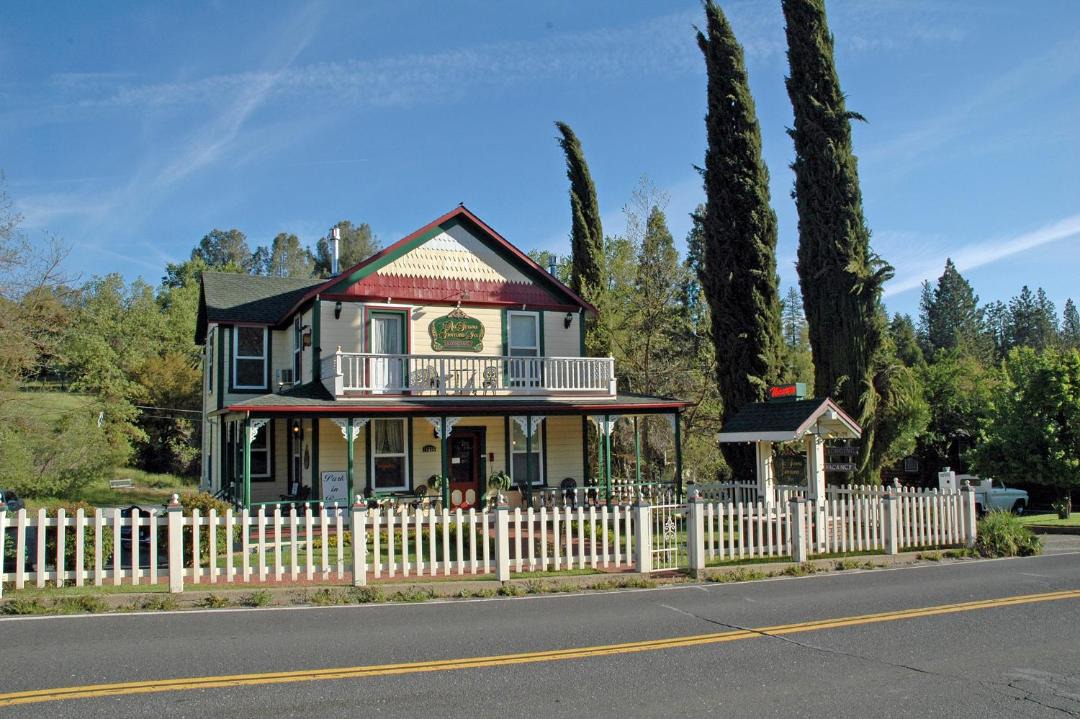 Photo of Buildings in Groveland