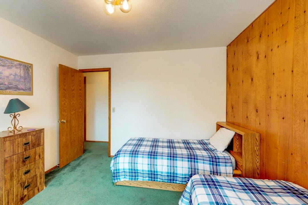 Photo of Bedroom in Groveland