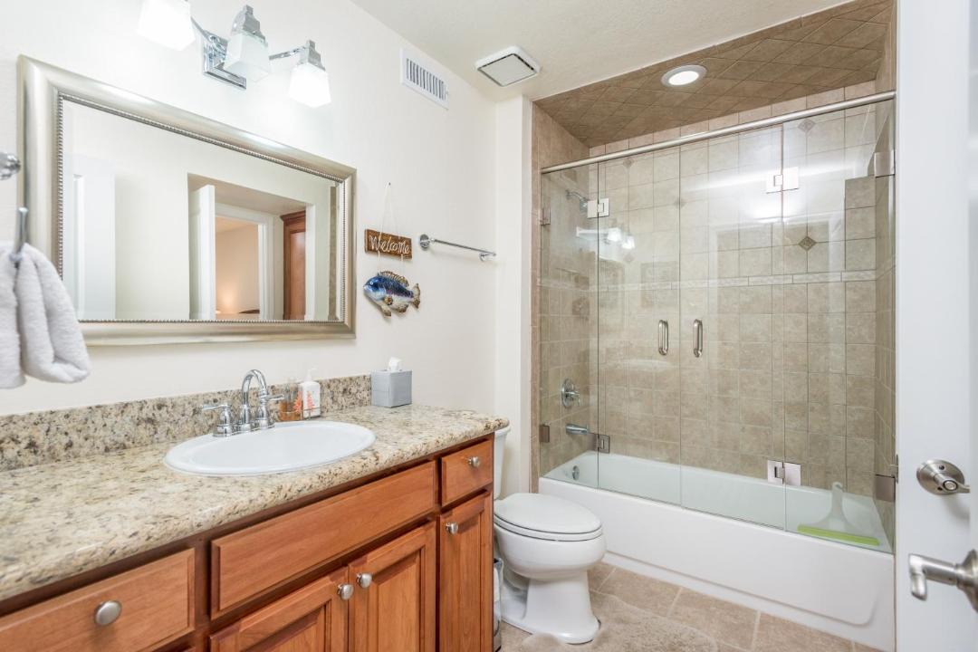 Photo of Bathroom in Lakeshore