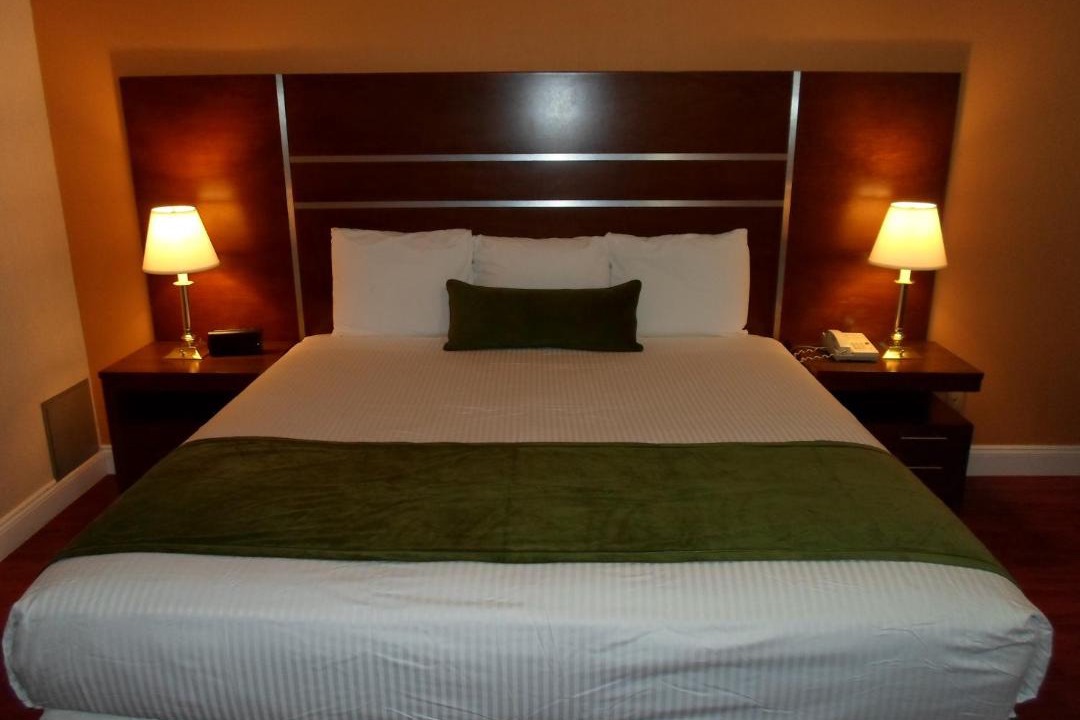 Photo of Bedroom in Garden Alameda