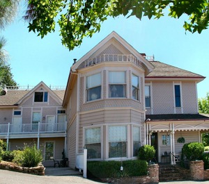 Power Mansion Inn 