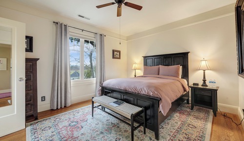 Queen Guestroom 1
