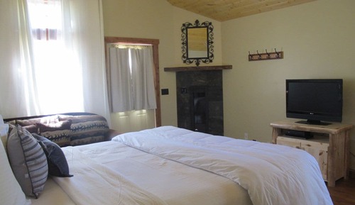 Deluxe Cabin (Mono Jim)
