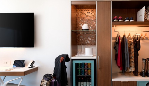 Premier Room, 1 King Bed, High Floor (Corner)