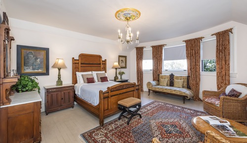 Basic Double Room, Shared Bathroom (Joaquin Miller Room)