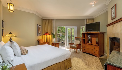 Deluxe Room, 1 King Bed, Hot Tub