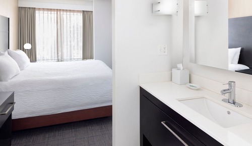 Suite, 1 Bedroom (Mobility/Hearing Accessible, Tub)