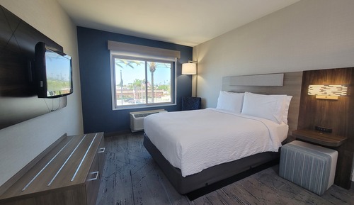 Standard Room, 1 King Bed, Accessible (Mobility, Comm, Roll Shwr)