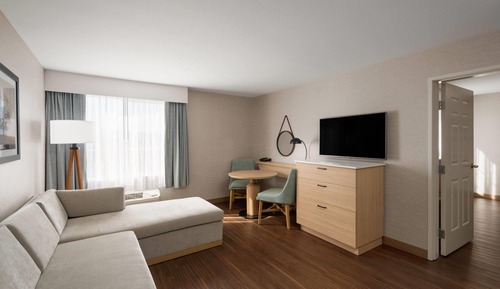 Suite, 1 King Bed, Non Smoking (Two-Room)