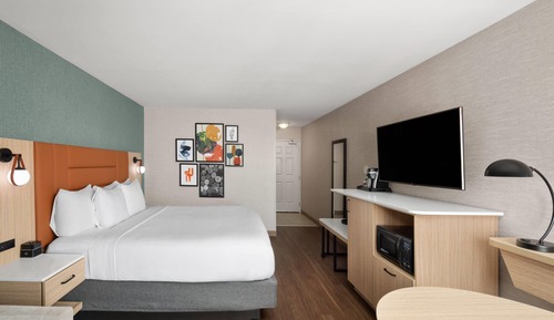 Room, 1 King Bed, Non Smoking