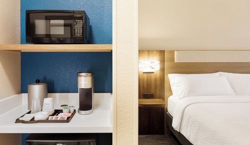 Suite, 1 King Bed with Sofa bed, Accessible (Communication)
