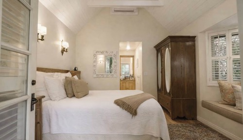 Luxury Bungalow, 1 Queen Bed, Patio, Garden Area (The Garden Room)