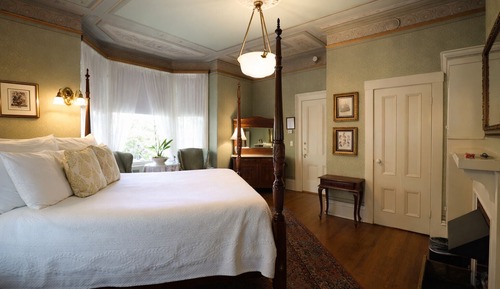 Superior Room, 1 King Bed, Fireplace (Parlor)