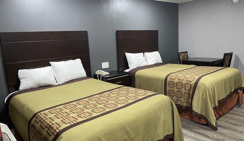 Basic Single Room, 2 Bedrooms, Smoking