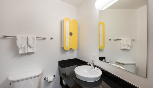 Deluxe Suite, 2 Queen Beds, Non Smoking