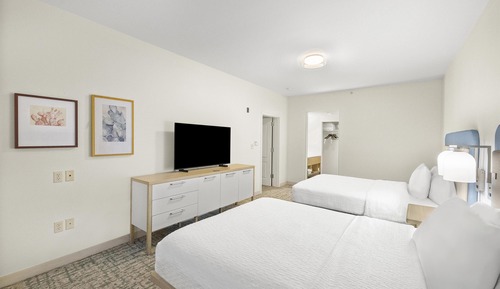 Suite, 2 Queen Beds, Accessible Tub, Non Smoking