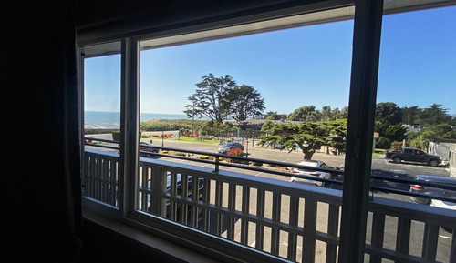 1 King Bed, Partial Ocean View No Pets