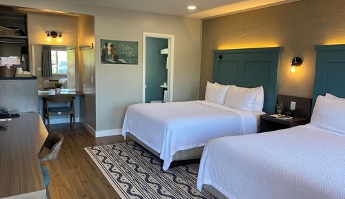 2-Queen Beds, Limited View No Pets