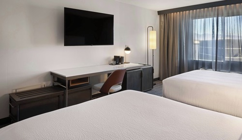 Room, 2 Queen Beds, Hearing Accessible (Accessible Bathtub)