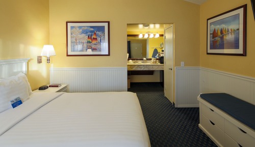Standard Room, 1 Queen Bed (Pet Friendly)
