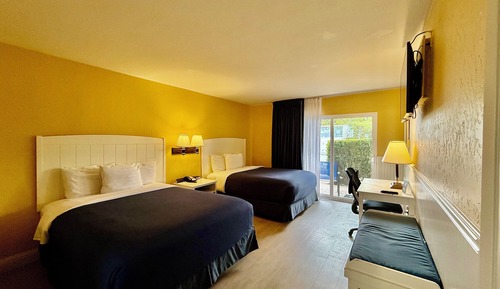 Traditional Room, 2 Queen Beds (Pet Friendly)