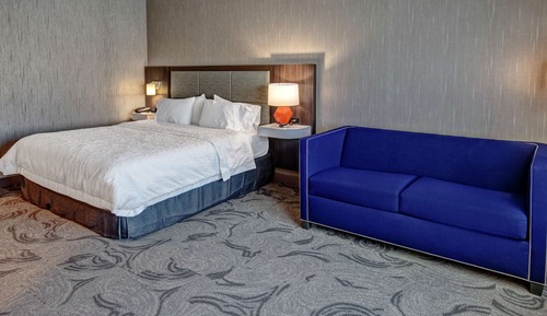 Room, 1 King Bed, Accessible, Bathtub (Hearing)