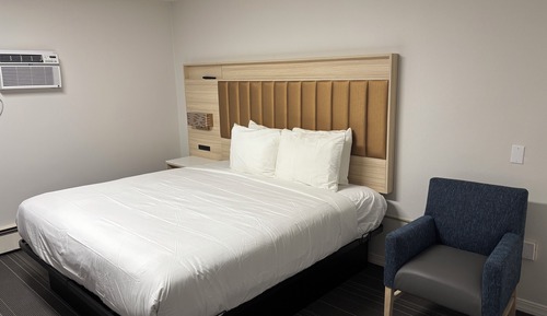 Standard Room, 1 King Bed