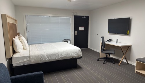 Standard Room, 1 Queen Bed, Mobility Accessible