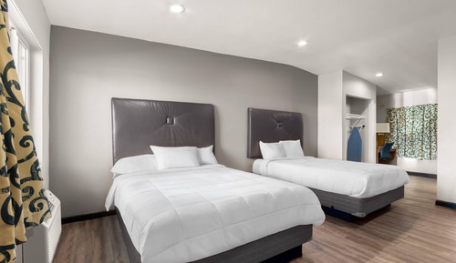 Room, 2 Queen Beds, Non Smoking