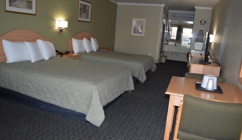 Standard Room, 2 Queen Beds, Pool View