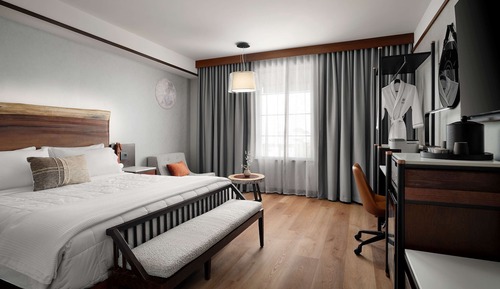 Room, 1 King Bed, Accessible, Courtyard View (Hearing)