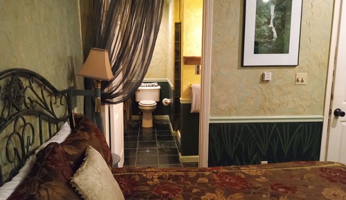 Deluxe Room, 1 Queen Bed, Fireplace