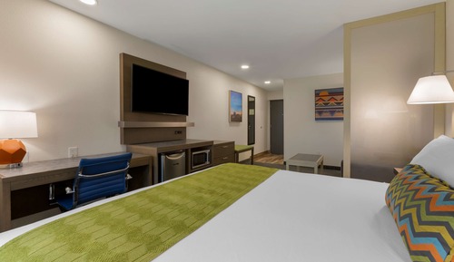 Suite, 1 King Bed, Non Smoking (with Sofabed)