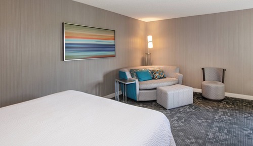 Suite, 1 Bedroom, Courtyard View