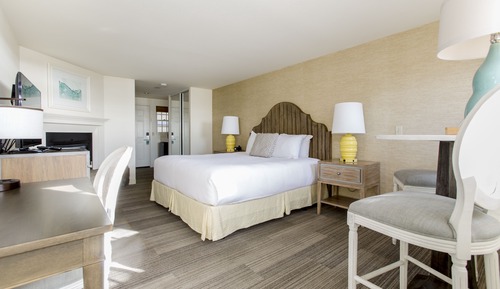Room, 1 King Bed, Partial Ocean View