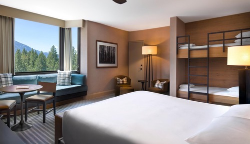 Family Suite, 1 King Bed (with built-in Twin bunk beds)