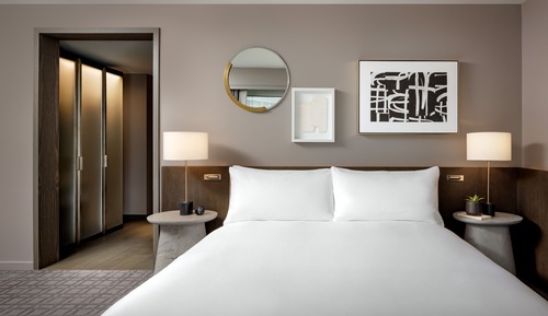 Corner Suite, 1 Bedroom, 1 King Bed