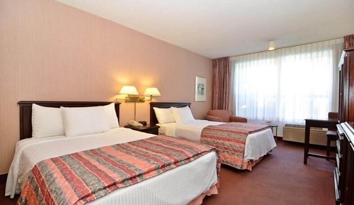 Suite, 2 Queen Beds, Non Smoking