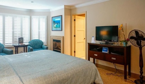 Standard Room, 1 King Bed (No pets)