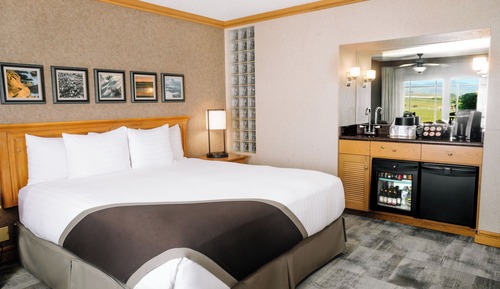Premium Room, 1 King Bed (Coastal View)