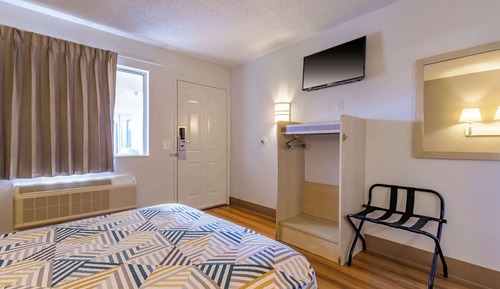 Standard Room, 1 Queen Bed