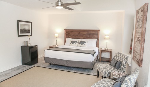 Deluxe Room, Mountain View – The Viognier