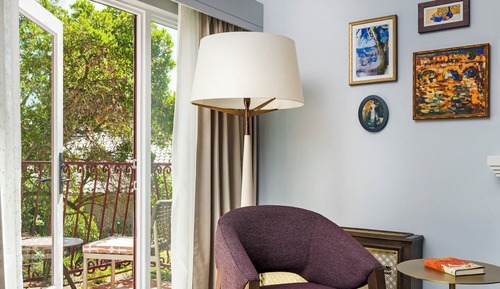 Studio Suite (Fontana)