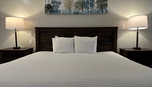 Standard Room, 1 King Bed