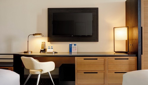 Double King Hearing-Accessible Guest Room