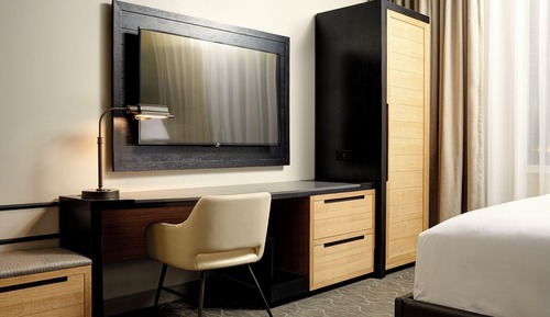 Classic King Hearing-Accessible Guest Room