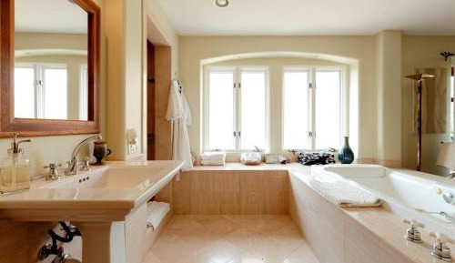 King Suite with Spa Bath